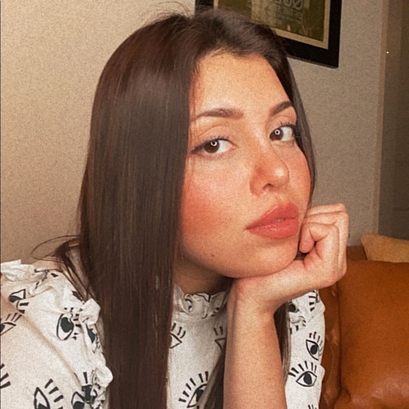 Meet your Posher, Steffany - Picture 1 of 1